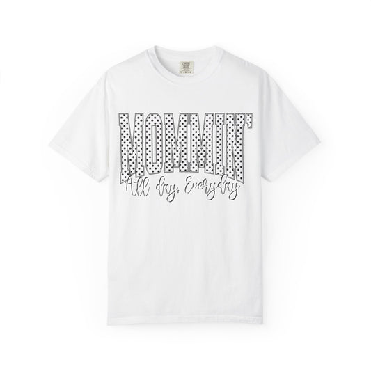 Mommin' Tee