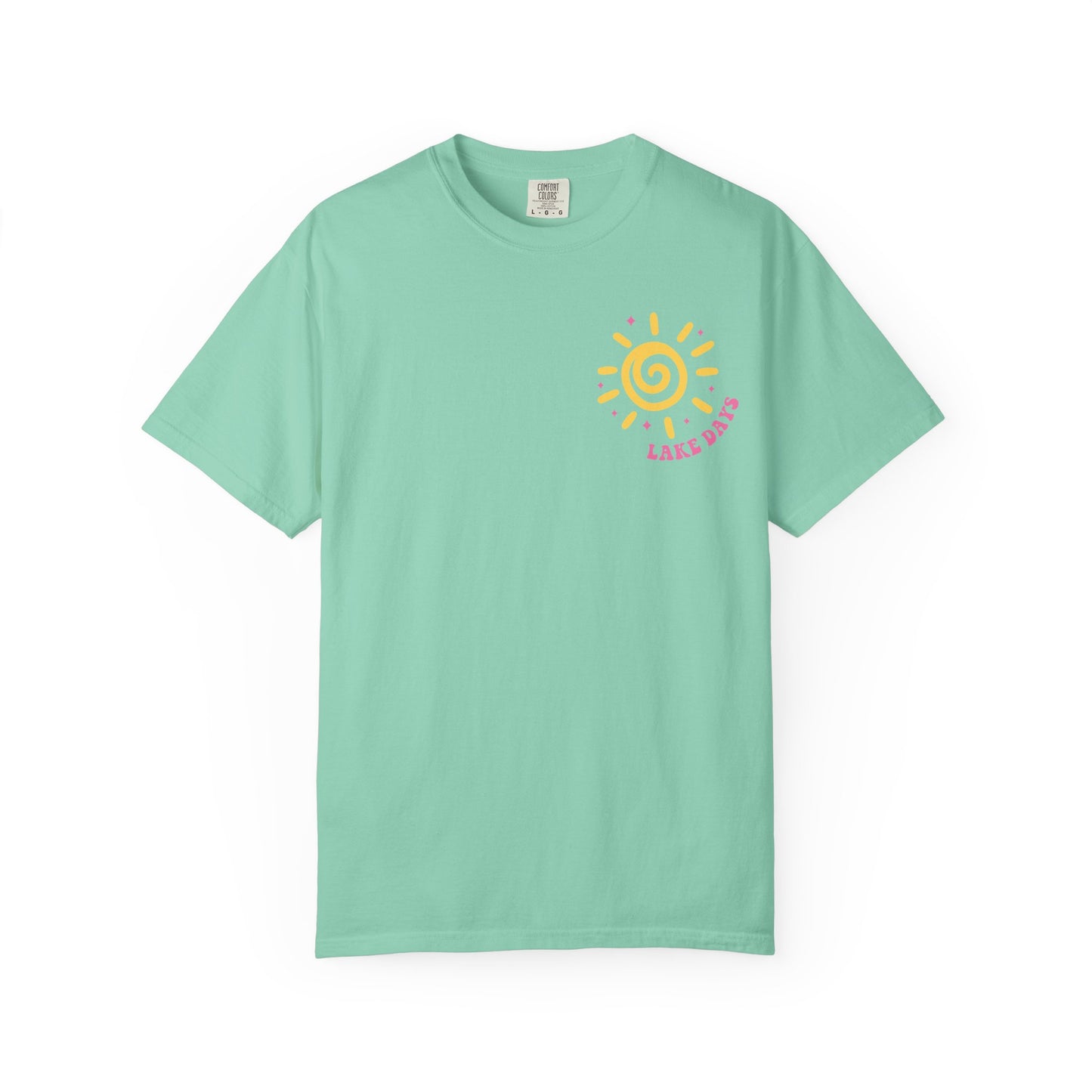'Boat, Waves, Sun, Rays' Retro Summer Graphic Tee